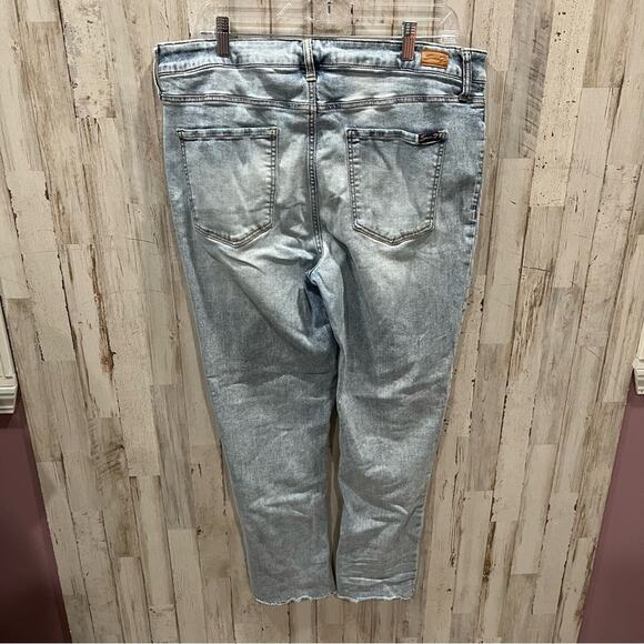 Seven7 High Rise Slim Straight Jeans Light Wash Raw Hem Womens Size 16 - Picture 3 of 9